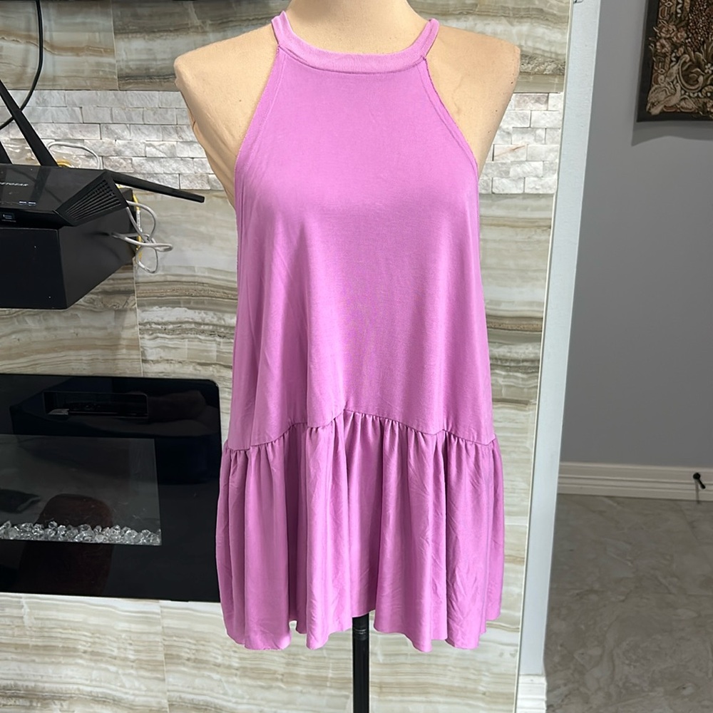 Kimchi Blue High Neck Ruffle Bottom Top. Size M (221) - Picture 3 of 11